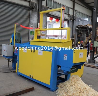 Ικανότητας 1500kgs/H ξύλινος ξυρίσματος μύλος ξυρίσματος μηχανών αυτόματος ξύλινος