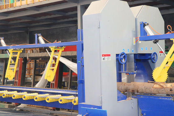 Διάμετρος 100mm-500mm Κατακόρυφος μύλος πριονοκορδέλας Διπλής κεφαλής Πριόνια ταινίας για κοπή κορμών